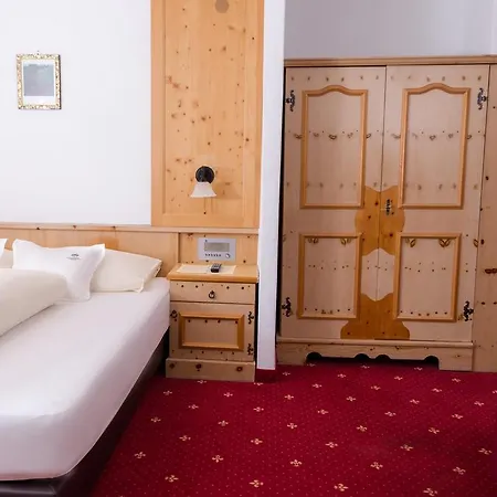 Hotel Tirolerhof 3*